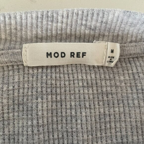 Mod Ref Gray Waffle Knit Long-Sleeve, Boxy‎ Cut  Cropped Top, Size M - Picture 3 of 6